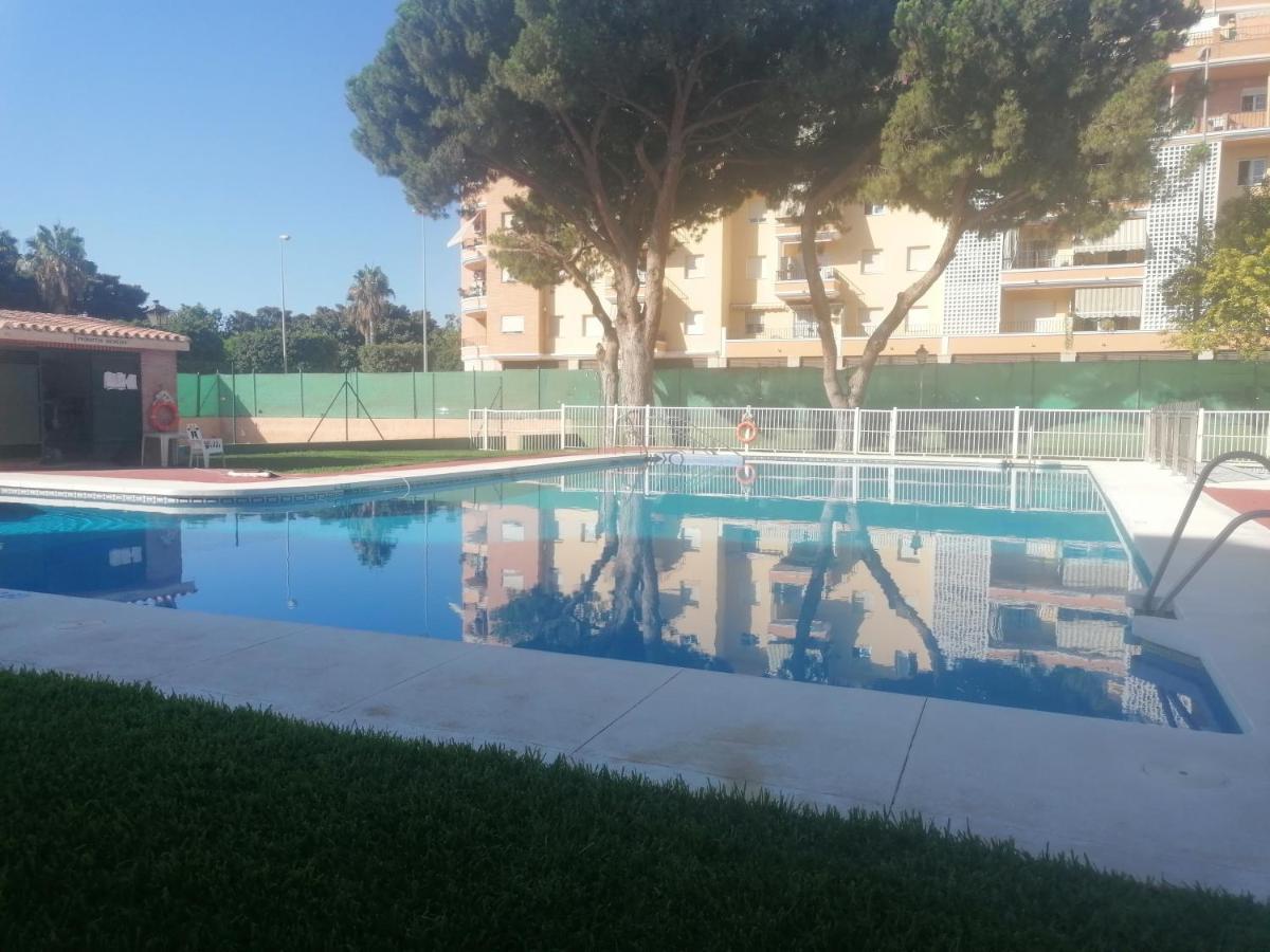 Piso Familiar Con Piscina Y Aparcamiento En Torre Del Mar - Edificio Ronda I Exterior foto